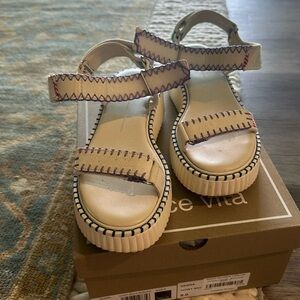 Dolce Vita Sandals sz 8